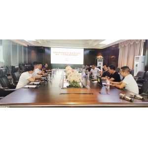 河南省辦公家具協(xié)會(huì)會(huì)長(zhǎng)張鋒一行到訪(fǎng)思進(jìn)家具集團(tuán)指導(dǎo)工作！